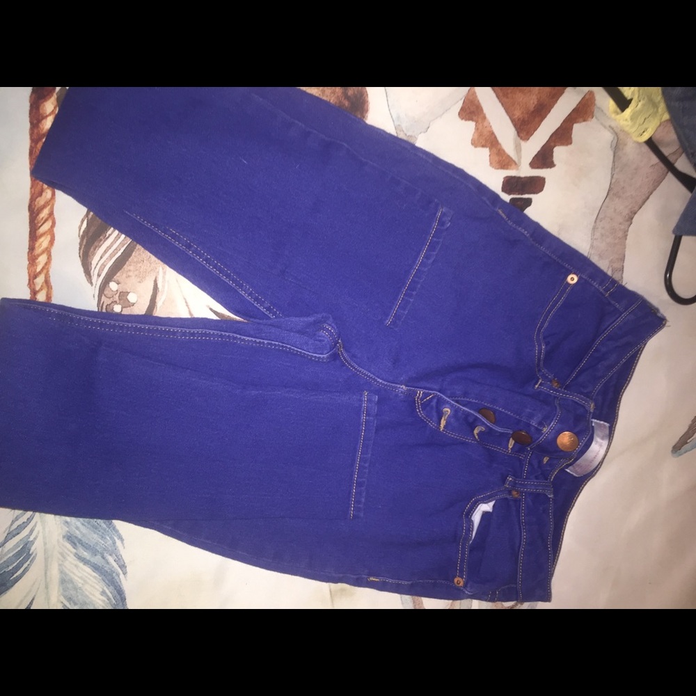 no zipper, high waisted blue jeans